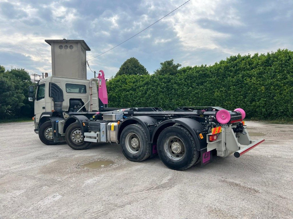 VOLVO FM480 SCARRABILE 8X4 - Koukkulava kuorma-auto: kuva VOLVO FM480 SCARRABILE 8X4 - Koukkulava kuorma-auto VOLVO FM480 SCARRABILE 8X4 - Koukkulava kuorma-auto: kuva VOLVO FM480 SCARRABILE 8X4 - Koukkulava kuorma-auto
