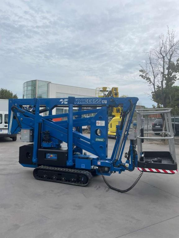 CTE TRACCESS 170 - Tela-alustainen nostin: kuva CTE TRACCESS 170 - Tela-alustainen nostin CTE TRACCESS 170 - Tela-alustainen nostin: kuva CTE TRACCESS 170 - Tela-alustainen nostin