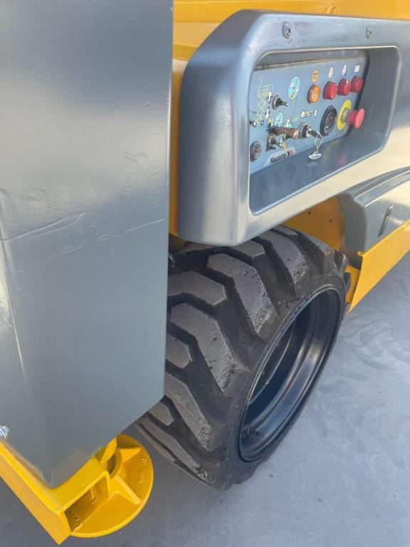 Haulotte COMPACT 12DX - Saksilava: kuva Haulotte COMPACT 12DX - Saksilava Haulotte COMPACT 12DX - Saksilava: kuva Haulotte COMPACT 12DX - Saksilava