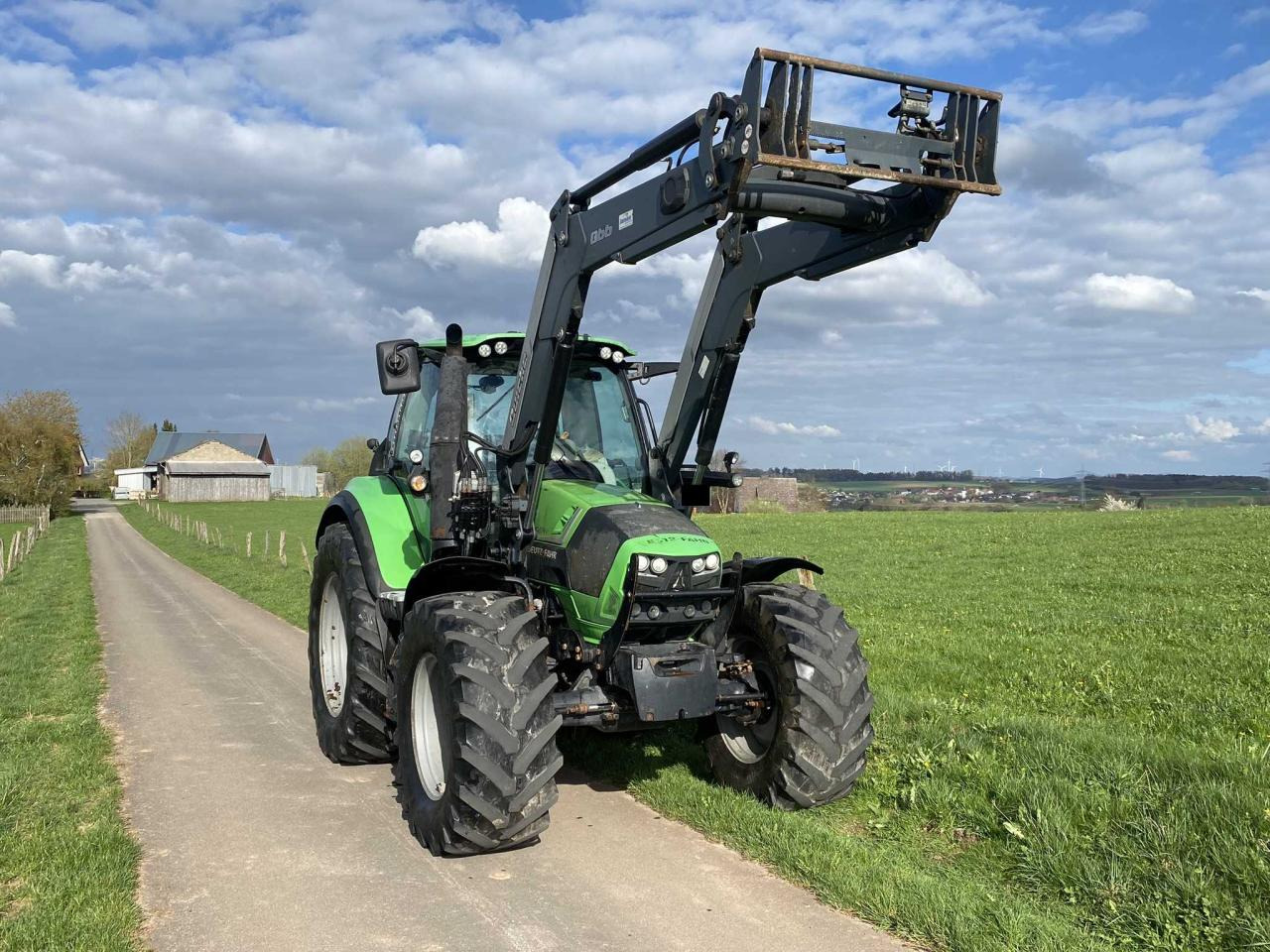 Traktori Deutz-Fahr 6150.4 Agrotron TTV: kuva Traktori Deutz-Fahr 6150.4 Agrotron TTV