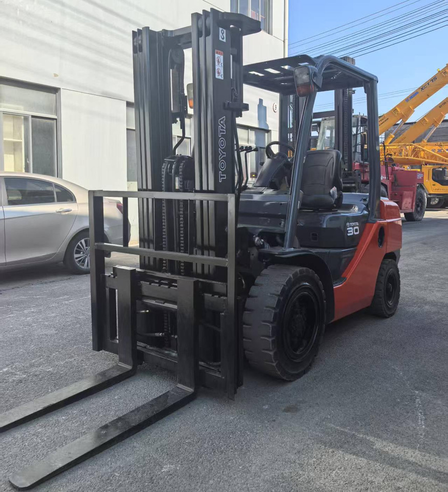 TOYOTA 8FD30 7FD30 FD50 FD100 Japan original 2.5ton 3Ton 3.5ton 5ton 7T 10t Used Diesel Forklift - Dieseltrukki: kuva TOYOTA 8FD30 7FD30 FD50 FD100 Japan original 2.5ton 3Ton 3.5ton 5ton 7T 10t Used Diesel Forklift - Dieseltrukki TOYOTA 8FD30 7FD30 FD50 FD100 Japan original 2.5ton 3Ton 3.5ton 5ton 7T 10t Used Diesel Forklift - Dieseltrukki: kuva TOYOTA 8FD30 7FD30 FD50 FD100 Japan original 2.5ton 3Ton 3.5ton 5ton 7T 10t Used Diesel Forklift - Dieseltrukki