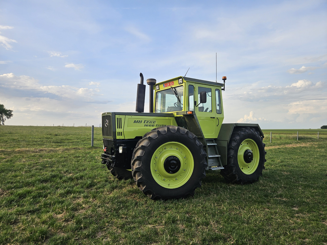 MERCEDES-BENZ MB-TRAC 1600 - Traktori: kuva MERCEDES-BENZ MB-TRAC 1600 - Traktori MERCEDES-BENZ MB-TRAC 1600 - Traktori: kuva MERCEDES-BENZ MB-TRAC 1600 - Traktori