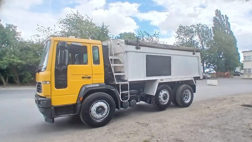 Volvo Tipper (KXS) - Kippiauto kuorma-auto: kuva Volvo Tipper (KXS) - Kippiauto kuorma-auto Volvo Tipper (KXS) - Kippiauto kuorma-auto: kuva Volvo Tipper (KXS) - Kippiauto kuorma-auto