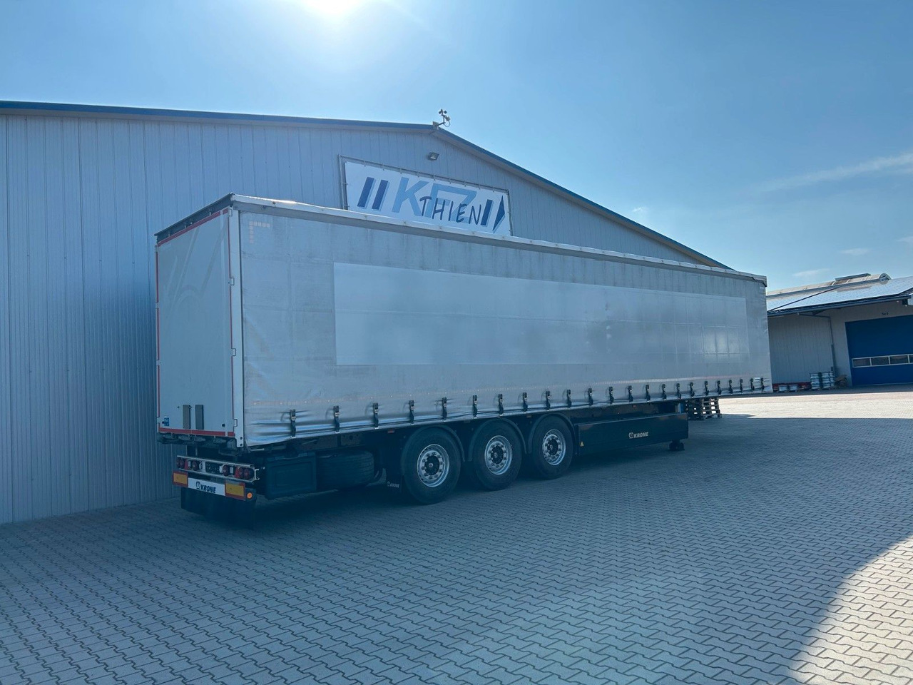 Krone SDP27 | Liftachse, Palettenkasten, Iceprotect - Pressukapellipuoliperävaunu: kuva Krone SDP27 | Liftachse, Palettenkasten, Iceprotect - Pressukapellipuoliperävaunu Krone SDP27 | Liftachse, Palettenkasten, Iceprotect - Pressukapellipuoliperävaunu: kuva Krone SDP27 | Liftachse, Palettenkasten, Iceprotect - Pressukapellipuoliperävaunu