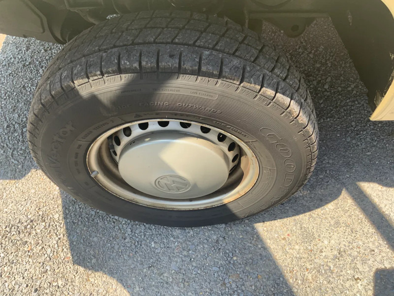 Henkilöauto Volkswagen Transporter 4WD T3 syncro: kuva Henkilöauto Volkswagen Transporter 4WD T3 syncro