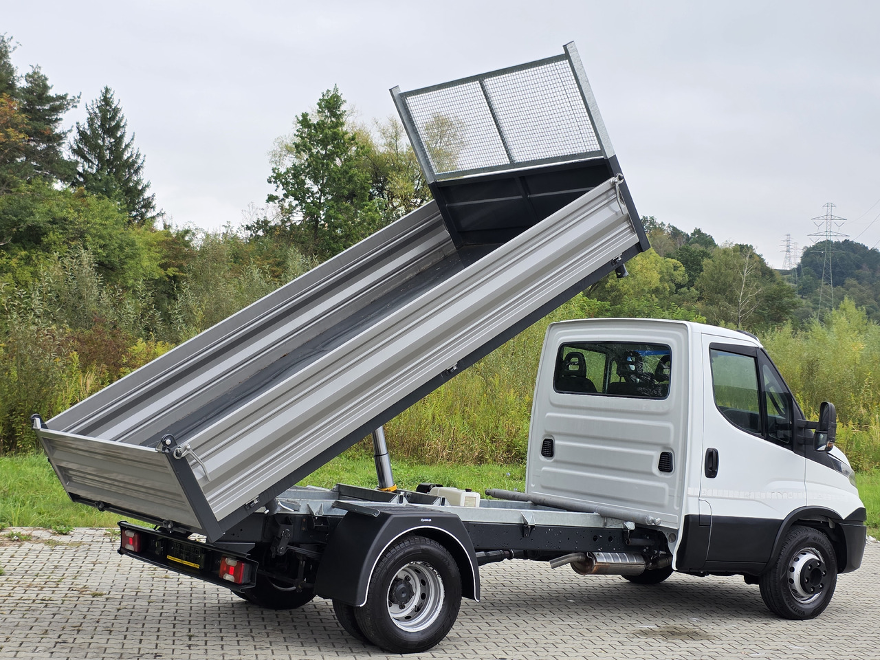 IVECO Daily 70c-17 Wywrotka 3.80 M ! Kiper 3-Stronny ! Klima ! 3.0 HPI * 170 Hp ! Super Stan ! Z Włoch ! - Kippilava-auto: kuva IVECO Daily 70c-17 Wywrotka 3.80 M ! Kiper 3-Stronny ! Klima ! 3.0 HPI * 170 Hp ! Super Stan ! Z Włoch ! - Kippilava-auto IVECO Daily 70c-17 Wywrotka 3.80 M ! Kiper 3-Stronny ! Klima ! 3.0 HPI * 170 Hp ! Super Stan ! Z Włoch ! - Kippilava-auto: kuva IVECO Daily 70c-17 Wywrotka 3.80 M ! Kiper 3-Stronny ! Klima ! 3.0 HPI * 170 Hp ! Super Stan ! Z Włoch ! - Kippilava-auto