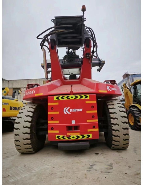 Kalmar DRF450 - Konttikurottajat: kuva Kalmar DRF450 - Konttikurottajat Kalmar DRF450 - Konttikurottajat: kuva Kalmar DRF450 - Konttikurottajat