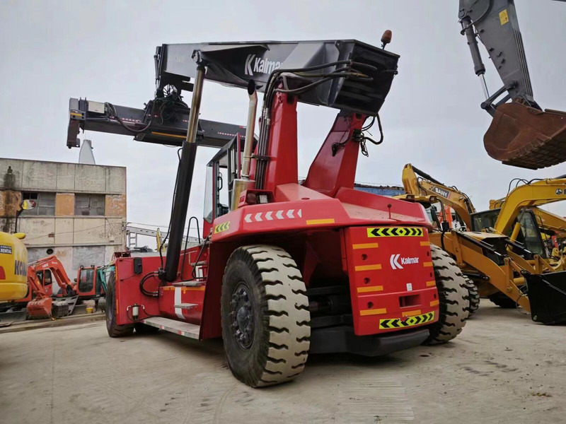 Kalmar DRF450 - Konttikurottajat: kuva Kalmar DRF450 - Konttikurottajat Kalmar DRF450 - Konttikurottajat: kuva Kalmar DRF450 - Konttikurottajat