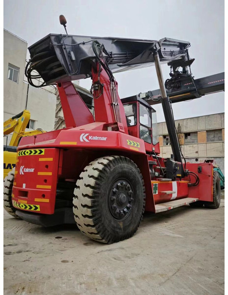 Kalmar DRF450 - Konttikurottajat: kuva Kalmar DRF450 - Konttikurottajat Kalmar DRF450 - Konttikurottajat: kuva Kalmar DRF450 - Konttikurottajat