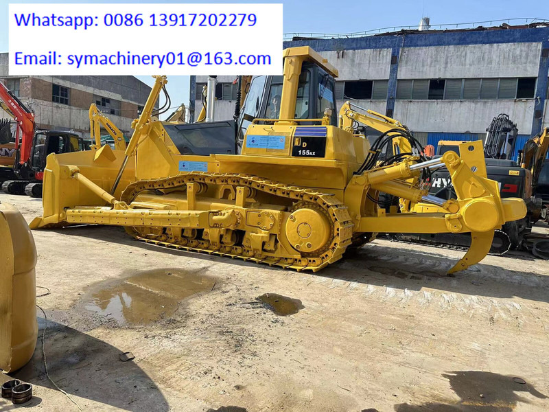 Komatsu D155A-5 - Puskutraktori: kuva Komatsu D155A-5 - Puskutraktori Komatsu D155A-5 - Puskutraktori: kuva Komatsu D155A-5 - Puskutraktori