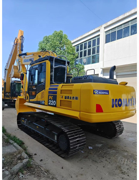 Komatsu PC220-8 - Telakaivukone: kuva Komatsu PC220-8 - Telakaivukone Komatsu PC220-8 - Telakaivukone: kuva Komatsu PC220-8 - Telakaivukone