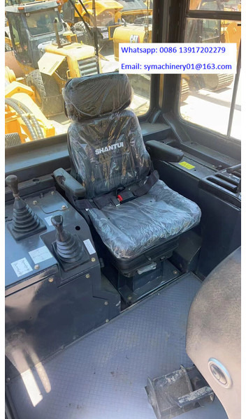 Puskutraktori Shantui SD32: kuva Puskutraktori Shantui SD32