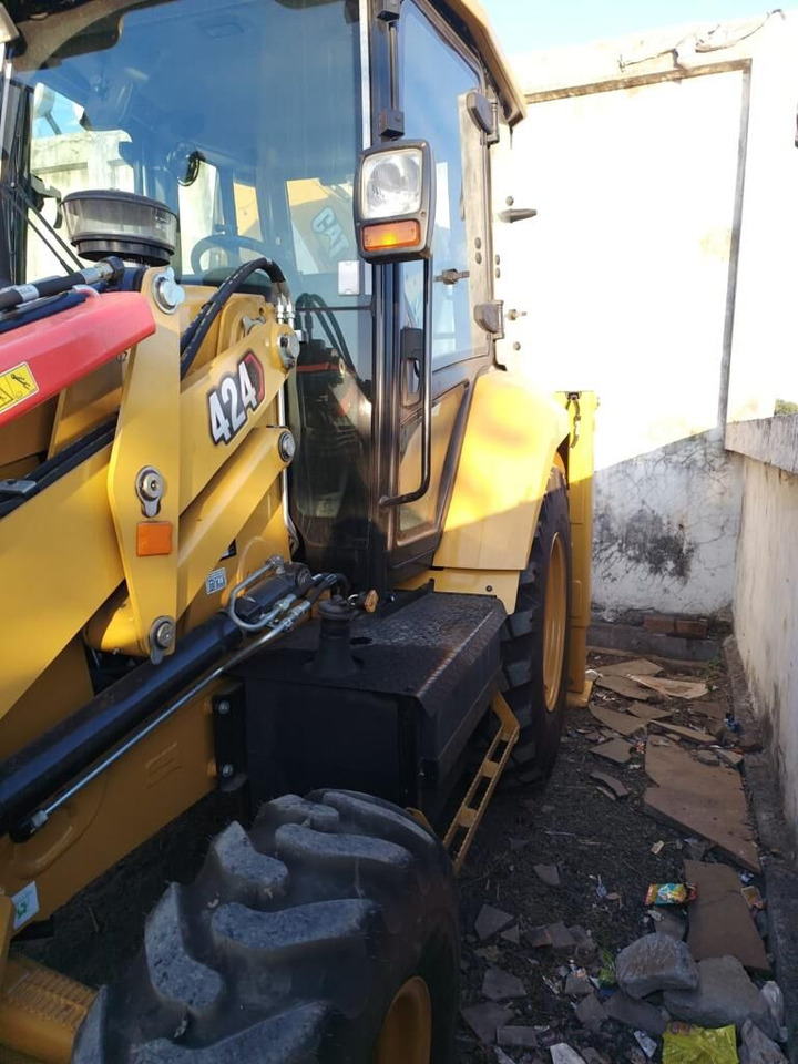 New Caterpillar 424 backhoe loader - Kaivuri-trukki: kuva  New Caterpillar 424 backhoe loader - Kaivuri-trukki New Caterpillar 424 backhoe loader - Kaivuri-trukki: kuva  New Caterpillar 424 backhoe loader - Kaivuri-trukki