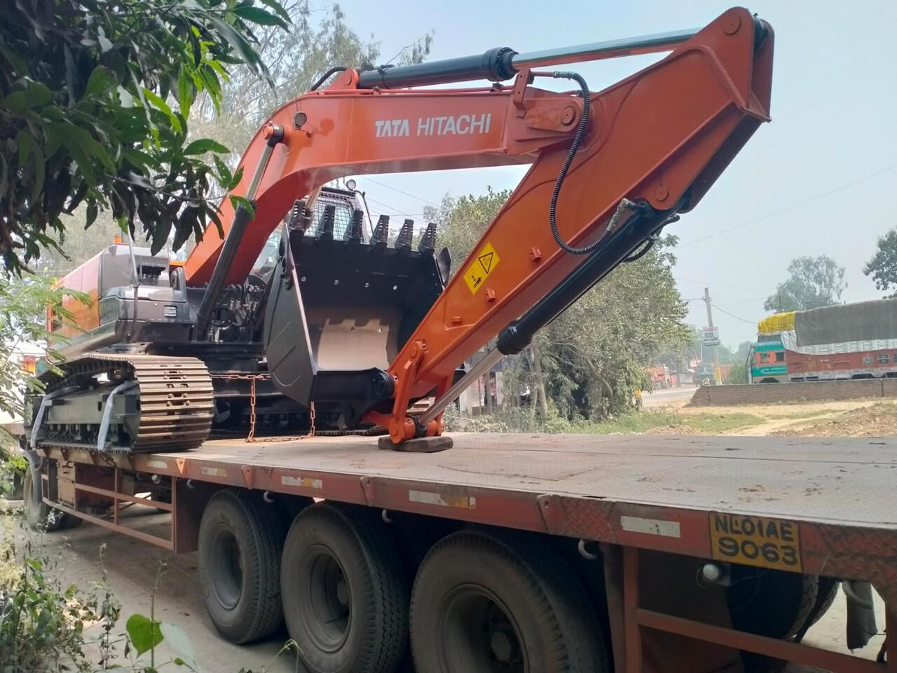 New Hitachi ZX220 LC tracked excavator - Telakaivukone: kuva New Hitachi ZX220 LC tracked excavator - Telakaivukone New Hitachi ZX220 LC tracked excavator - Telakaivukone: kuva New Hitachi ZX220 LC tracked excavator - Telakaivukone