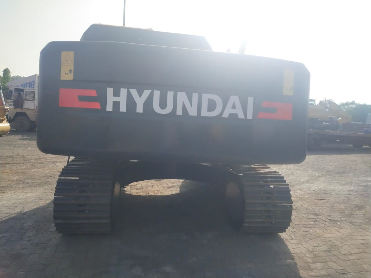 New Hyundai R210 tracked excavator - Telakaivukone: kuva New Hyundai R210 tracked excavator - Telakaivukone New Hyundai R210 tracked excavator - Telakaivukone: kuva New Hyundai R210 tracked excavator - Telakaivukone