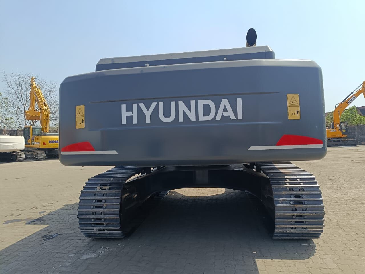 New Hyundai R340 tracked excavator - Telakaivukone: kuva New Hyundai R340 tracked excavator - Telakaivukone New Hyundai R340 tracked excavator - Telakaivukone: kuva New Hyundai R340 tracked excavator - Telakaivukone