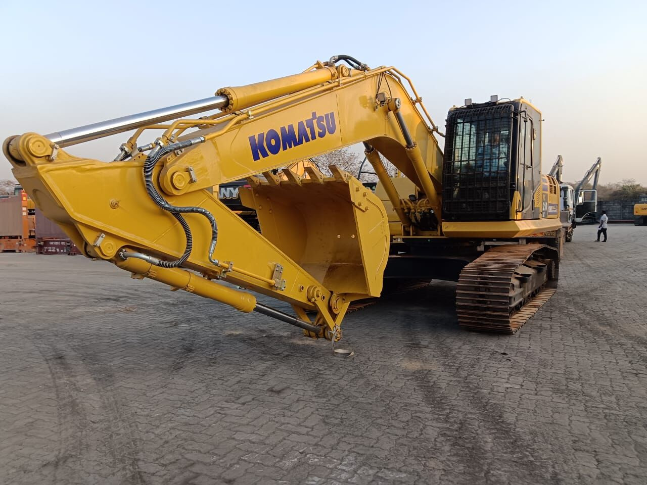 New Komatsu PC210 tracked excavator - Telakaivukone: kuva New Komatsu PC210 tracked excavator - Telakaivukone New Komatsu PC210 tracked excavator - Telakaivukone: kuva New Komatsu PC210 tracked excavator - Telakaivukone