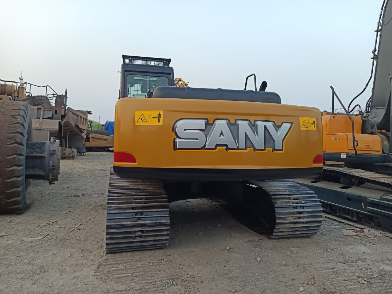 New Sany SY 215 MITSUBISHI ENGINE tracked excavator - Telakaivukone: kuva New Sany SY 215 MITSUBISHI ENGINE tracked excavator - Telakaivukone New Sany SY 215 MITSUBISHI ENGINE tracked excavator - Telakaivukone: kuva New Sany SY 215 MITSUBISHI ENGINE tracked excavator - Telakaivukone