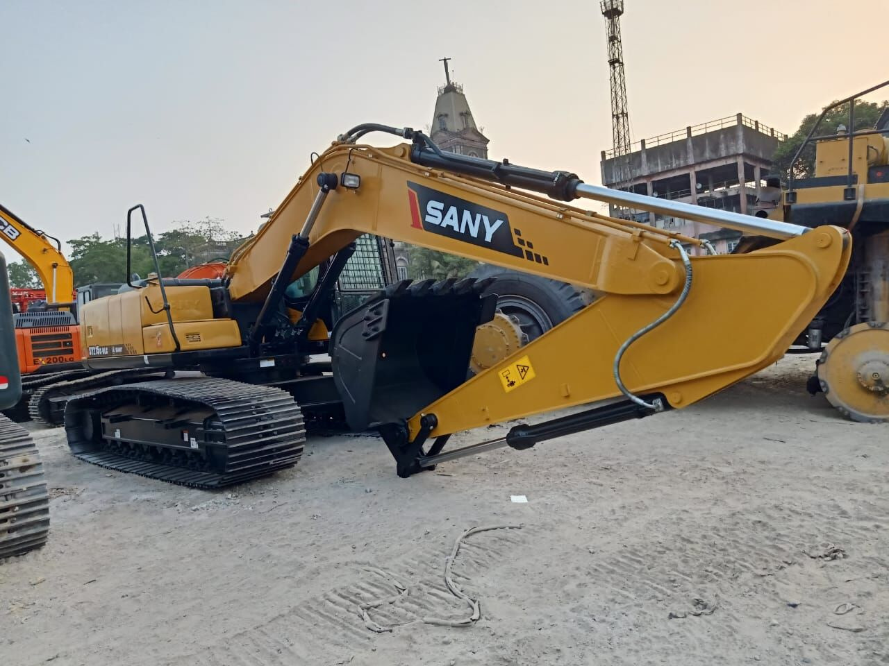 New Sany SY 215 MITSUBISHI ENGINE tracked excavator - Telakaivukone: kuva New Sany SY 215 MITSUBISHI ENGINE tracked excavator - Telakaivukone New Sany SY 215 MITSUBISHI ENGINE tracked excavator - Telakaivukone: kuva New Sany SY 215 MITSUBISHI ENGINE tracked excavator - Telakaivukone