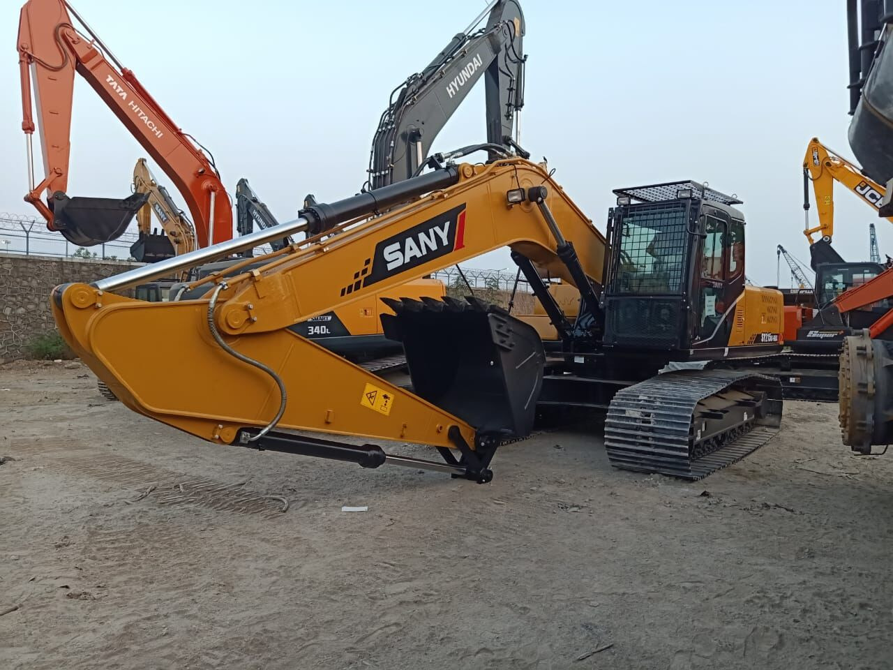 New Sany SY 215 MITSUBISHI ENGINE tracked excavator - Telakaivukone: kuva New Sany SY 215 MITSUBISHI ENGINE tracked excavator - Telakaivukone New Sany SY 215 MITSUBISHI ENGINE tracked excavator - Telakaivukone: kuva New Sany SY 215 MITSUBISHI ENGINE tracked excavator - Telakaivukone