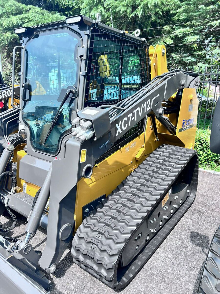 New XCMG XC7-SR08 compact track loader - Liukuohjattu telakuormaaja: kuva  New XCMG XC7-SR08 compact track loader - Liukuohjattu telakuormaaja New XCMG XC7-SR08 compact track loader - Liukuohjattu telakuormaaja: kuva  New XCMG XC7-SR08 compact track loader - Liukuohjattu telakuormaaja