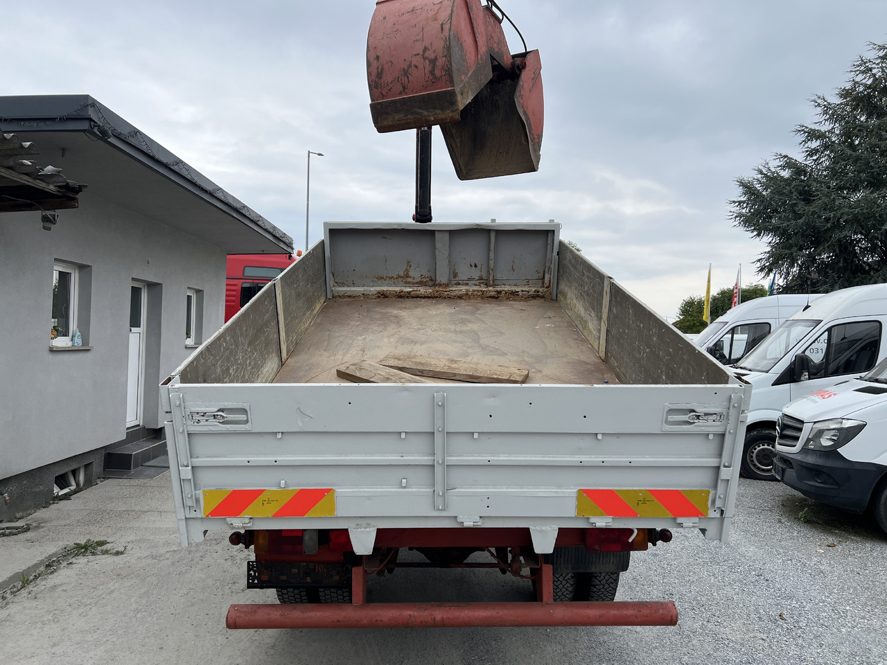 Kippiauto kuorma-auto, Nosturiauto IVECO EUROCARGO 75E15 Kipper mit Kran: kuva Kippiauto kuorma-auto, Nosturiauto IVECO EUROCARGO 75E15 Kipper mit Kran