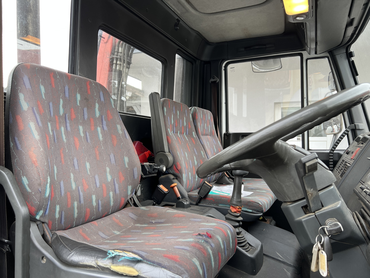 Kippiauto kuorma-auto, Nosturiauto IVECO EUROCARGO 75E15 Kipper mit Kran: kuva Kippiauto kuorma-auto, Nosturiauto IVECO EUROCARGO 75E15 Kipper mit Kran