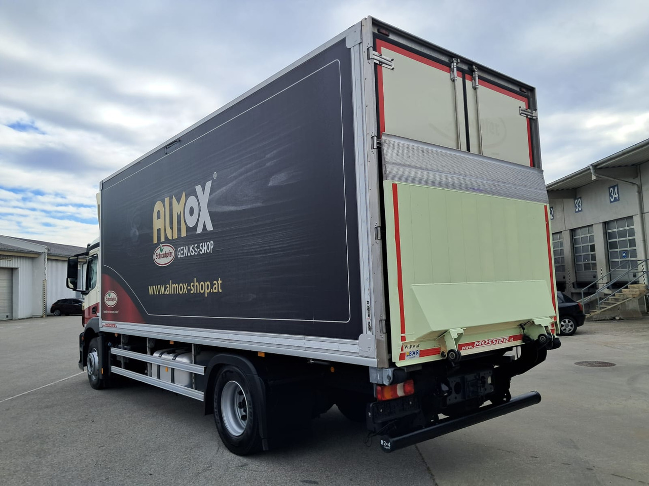 MERCEDES-BENZ Antos 1833 Kühlkoffer LBW | Standheizung | Euro 6 - Refrigeraattori kuorma-auto: kuva MERCEDES-BENZ Antos 1833 Kühlkoffer LBW | Standheizung | Euro 6 - Refrigeraattori kuorma-auto MERCEDES-BENZ Antos 1833 Kühlkoffer LBW | Standheizung | Euro 6 - Refrigeraattori kuorma-auto: kuva MERCEDES-BENZ Antos 1833 Kühlkoffer LBW | Standheizung | Euro 6 - Refrigeraattori kuorma-auto