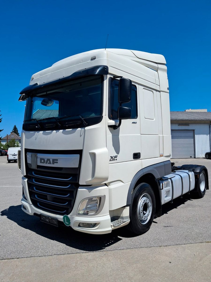 DAF XF 18.460 Schubboden | Klima | Retarder | Differ - Vetopöytäauto: kuva DAF XF 18.460 Schubboden | Klima | Retarder | Differ - Vetopöytäauto DAF XF 18.460 Schubboden | Klima | Retarder | Differ - Vetopöytäauto: kuva DAF XF 18.460 Schubboden | Klima | Retarder | Differ - Vetopöytäauto