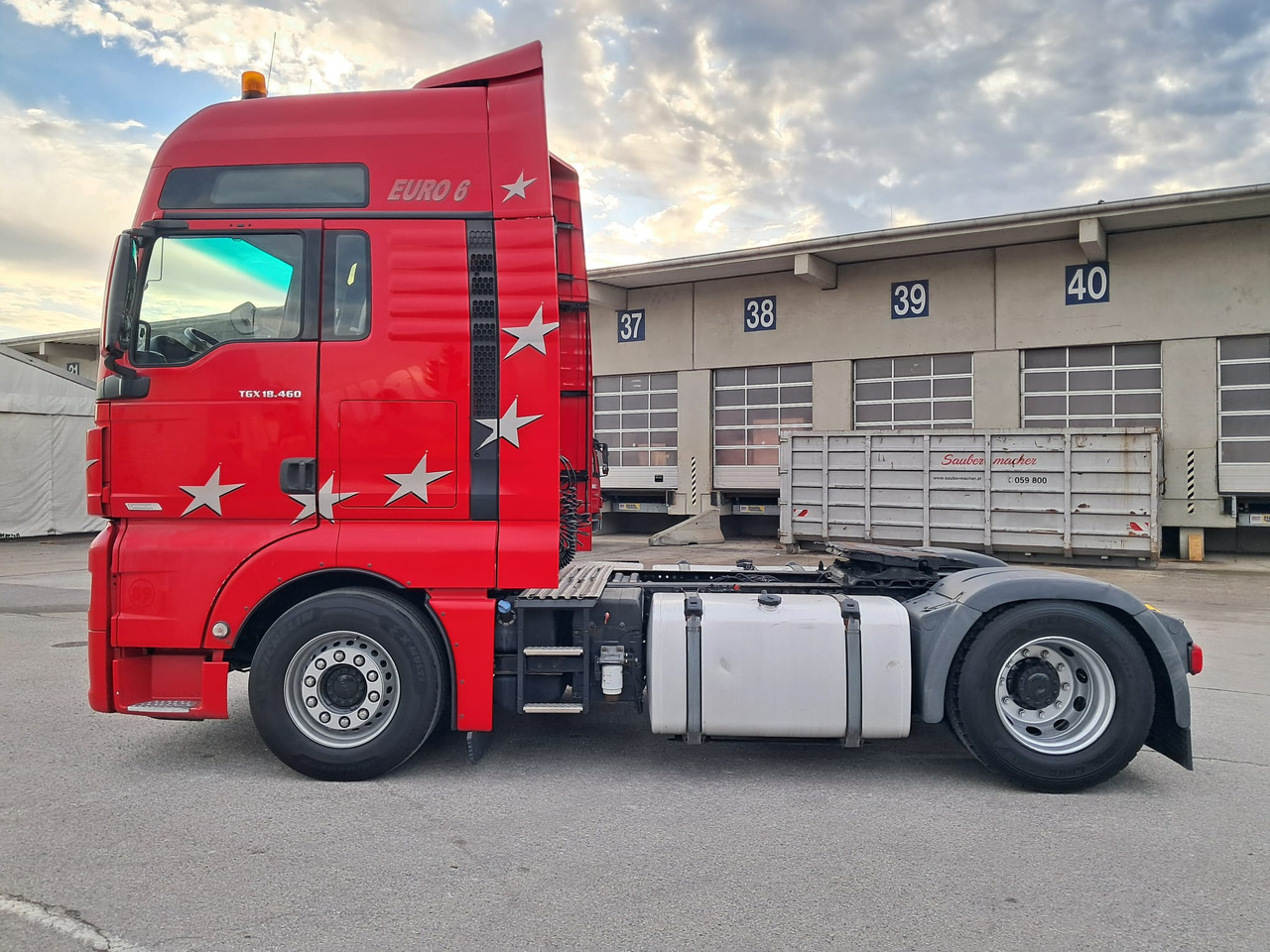 MAN TGX 18.460 XXL | Retarder | Klima | - Vetopöytäauto: kuva MAN TGX 18.460 XXL | Retarder | Klima | - Vetopöytäauto MAN TGX 18.460 XXL | Retarder | Klima | - Vetopöytäauto: kuva MAN TGX 18.460 XXL | Retarder | Klima | - Vetopöytäauto