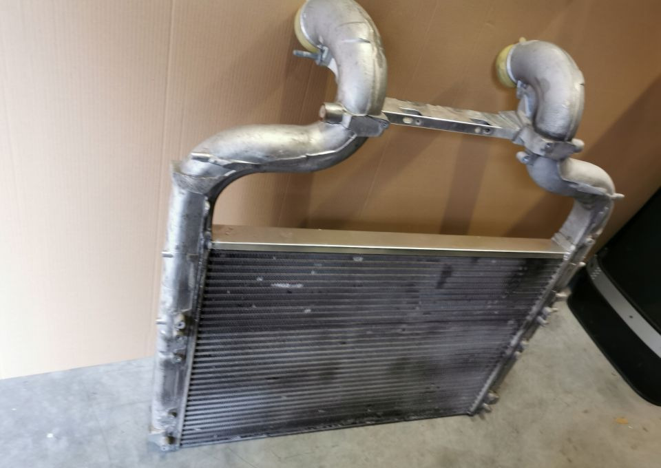 CHŁODNICA INTERCOOLER DAF XF 106 MAHLE 2125897 - Interkuleri: kuva CHŁODNICA INTERCOOLER DAF XF 106 MAHLE 2125897 - Interkuleri CHŁODNICA INTERCOOLER DAF XF 106 MAHLE 2125897 - Interkuleri: kuva CHŁODNICA INTERCOOLER DAF XF 106 MAHLE 2125897 - Interkuleri