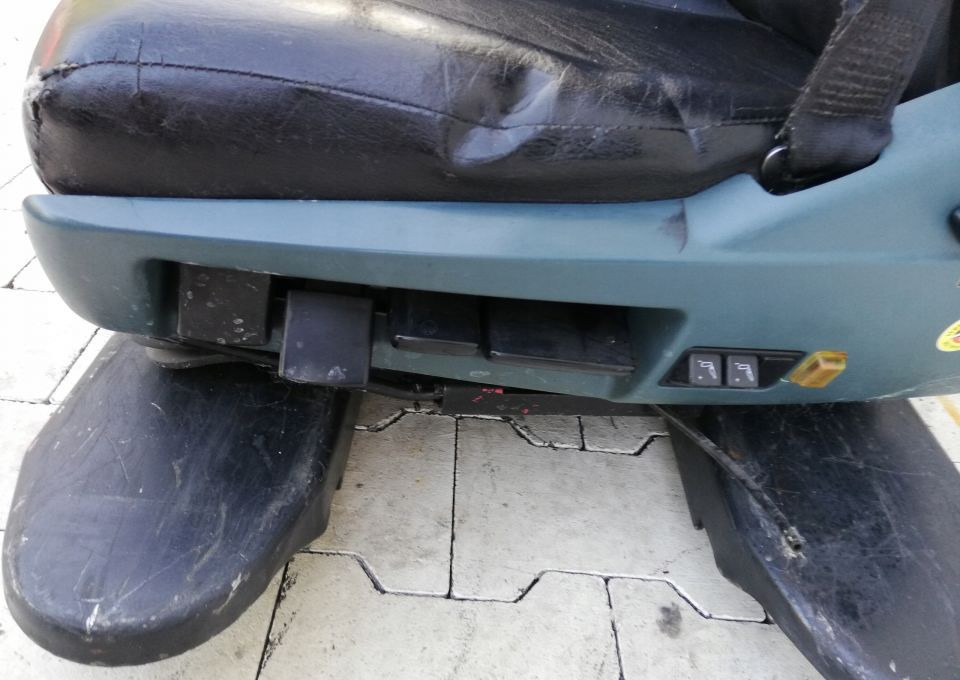 FOTEL KIEROWCY DAF XF CF LF - Istuin - Kuorma-auto: kuva FOTEL KIEROWCY DAF XF CF LF - Istuin - Kuorma-auto FOTEL KIEROWCY DAF XF CF LF - Istuin - Kuorma-auto: kuva FOTEL KIEROWCY DAF XF CF LF - Istuin - Kuorma-auto