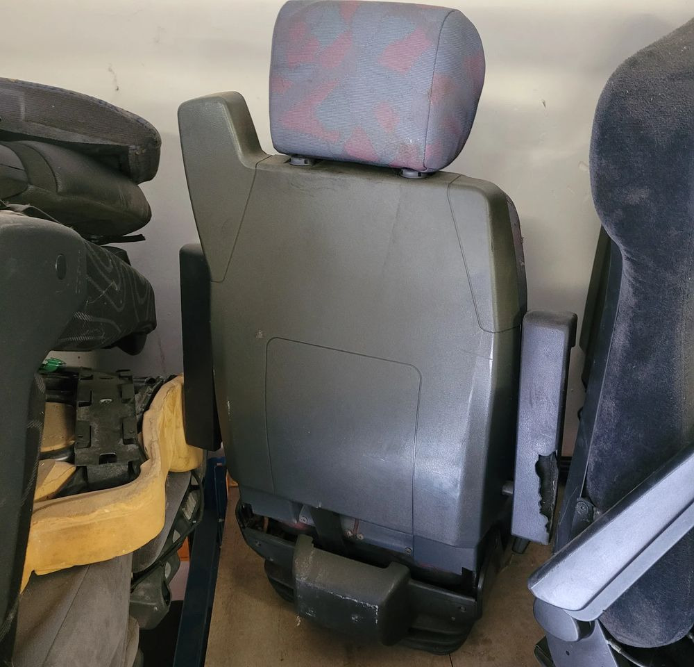 FOTEL KIEROWCY MERCEDES ATEGO CHWALIM116 - Istuin - Kuorma-auto: kuva FOTEL KIEROWCY MERCEDES ATEGO CHWALIM116 - Istuin - Kuorma-auto FOTEL KIEROWCY MERCEDES ATEGO CHWALIM116 - Istuin - Kuorma-auto: kuva FOTEL KIEROWCY MERCEDES ATEGO CHWALIM116 - Istuin - Kuorma-auto