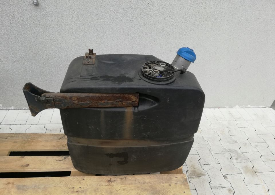 ZBIORNIK AD BLUE STRALIS TRAKKER - Polttoainetankki: kuva ZBIORNIK AD BLUE STRALIS TRAKKER - Polttoainetankki ZBIORNIK AD BLUE STRALIS TRAKKER - Polttoainetankki: kuva ZBIORNIK AD BLUE STRALIS TRAKKER - Polttoainetankki