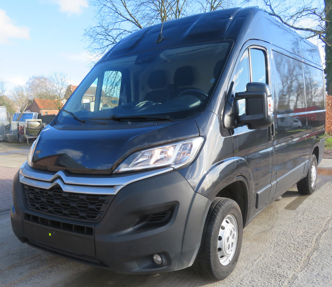 Citroën Jumpy 2.2 blueHDI L2H2 - Pieni pakettiauto: kuva Citroën Jumpy 2.2 blueHDI L2H2 - Pieni pakettiauto Citroën Jumpy 2.2 blueHDI L2H2 - Pieni pakettiauto: kuva Citroën Jumpy 2.2 blueHDI L2H2 - Pieni pakettiauto