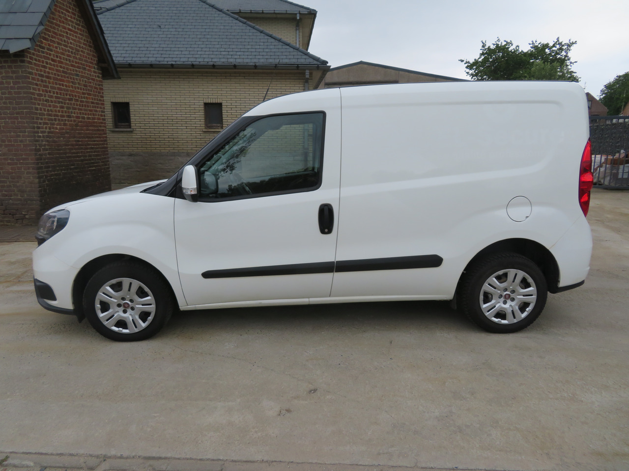 FIAT Doblo Cargo 1.6 Multijet - Pieni pakettiauto: kuva FIAT Doblo Cargo 1.6 Multijet - Pieni pakettiauto FIAT Doblo Cargo 1.6 Multijet - Pieni pakettiauto: kuva FIAT Doblo Cargo 1.6 Multijet - Pieni pakettiauto