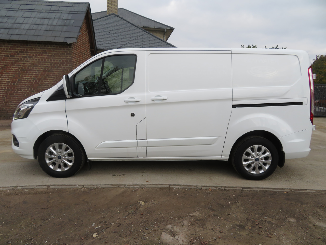 Ford Transit Custom 2.0tdci - Pieni pakettiauto: kuva Ford Transit Custom 2.0tdci - Pieni pakettiauto Ford Transit Custom 2.0tdci - Pieni pakettiauto: kuva Ford Transit Custom 2.0tdci - Pieni pakettiauto