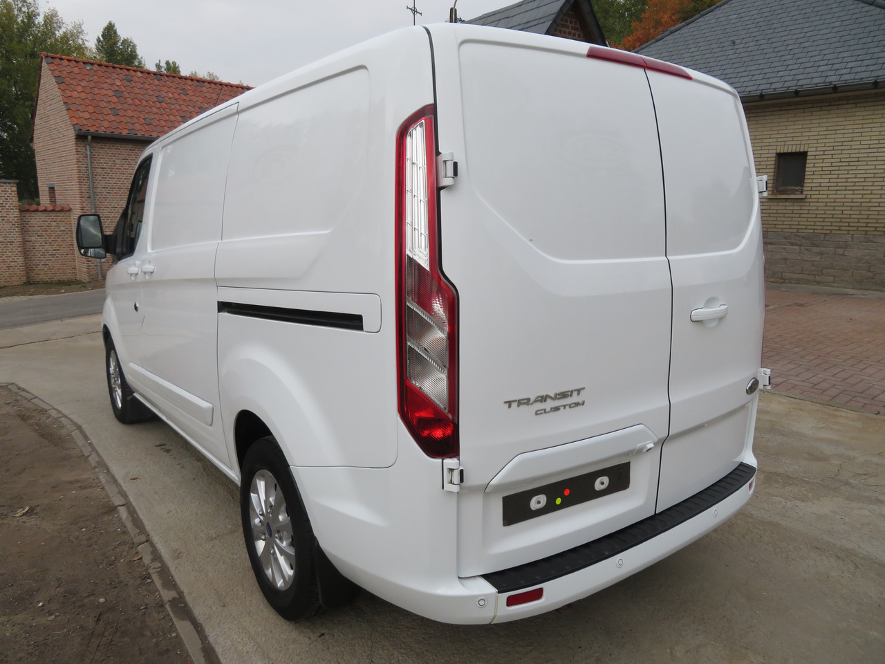 Ford Transit Custom 2.0tdci - Pieni pakettiauto: kuva Ford Transit Custom 2.0tdci - Pieni pakettiauto Ford Transit Custom 2.0tdci - Pieni pakettiauto: kuva Ford Transit Custom 2.0tdci - Pieni pakettiauto