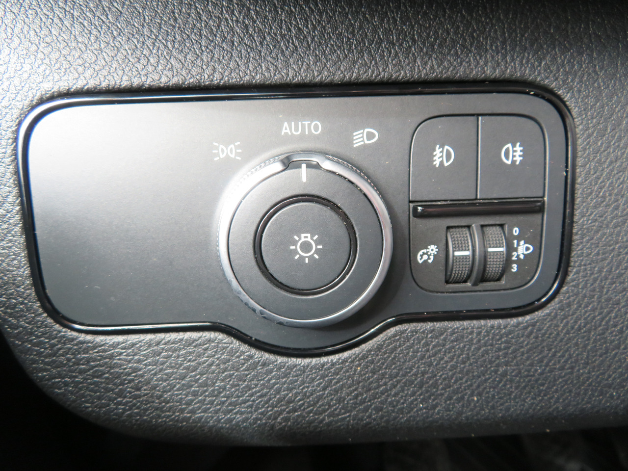 Uusi Pakettiauto Mercedes-Benz Sprinter 317cdi - A3H2: kuva Uusi Pakettiauto Mercedes-Benz Sprinter 317cdi - A3H2