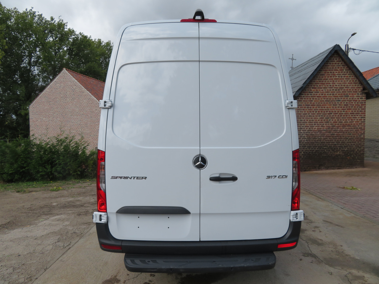Uusi Pakettiauto Mercedes-Benz Sprinter 317cdi - A3H2: kuva Uusi Pakettiauto Mercedes-Benz Sprinter 317cdi - A3H2