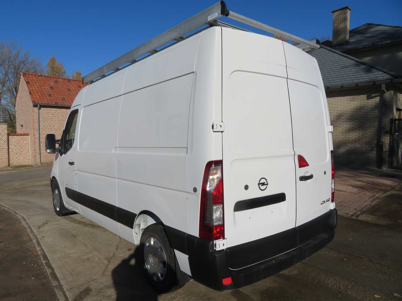 Opel Movano 2.3 CDTI - L2H2 - Pieni pakettiauto: kuva Opel Movano 2.3 CDTI - L2H2 - Pieni pakettiauto Opel Movano 2.3 CDTI - L2H2 - Pieni pakettiauto: kuva Opel Movano 2.3 CDTI - L2H2 - Pieni pakettiauto
