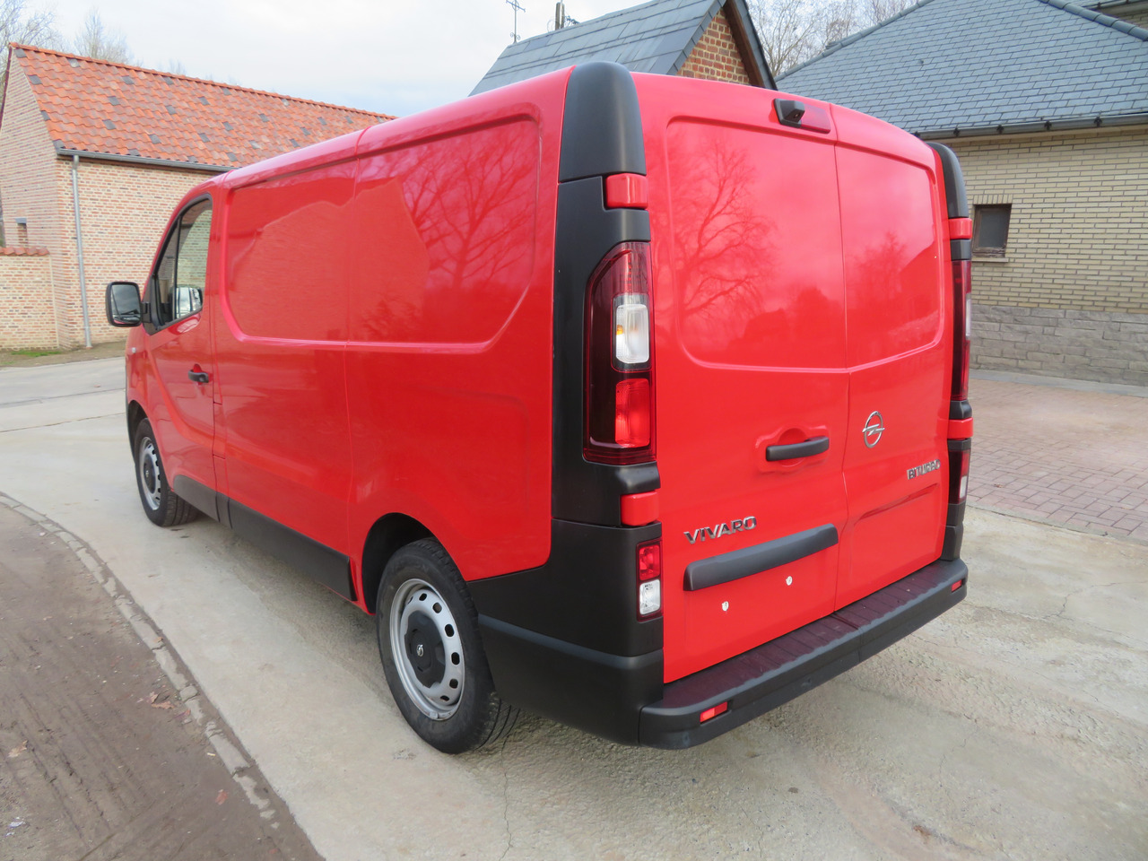 Opel Vivaro 1.6CDTI BI-Turbo - L1H1 - Pieni pakettiauto: kuva Opel Vivaro 1.6CDTI BI-Turbo - L1H1 - Pieni pakettiauto Opel Vivaro 1.6CDTI BI-Turbo - L1H1 - Pieni pakettiauto: kuva Opel Vivaro 1.6CDTI BI-Turbo - L1H1 - Pieni pakettiauto