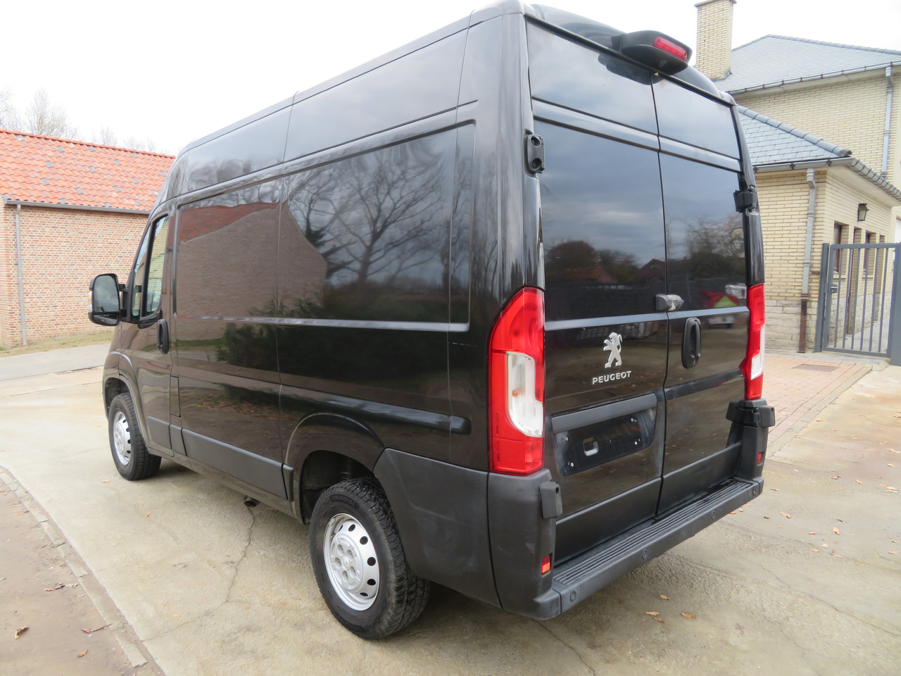 Peugeot Boxer 2.2 BlueHDI L1H2 premium - Pieni pakettiauto: kuva Peugeot Boxer 2.2 BlueHDI L1H2 premium - Pieni pakettiauto Peugeot Boxer 2.2 BlueHDI L1H2 premium - Pieni pakettiauto: kuva Peugeot Boxer 2.2 BlueHDI L1H2 premium - Pieni pakettiauto