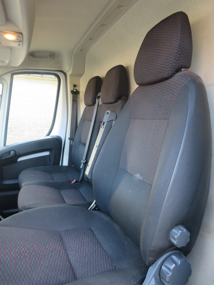 Pakettiauto Peugeot Boxer 2.2 BlueHDi - L2H2: kuva Pakettiauto Peugeot Boxer 2.2 BlueHDi - L2H2
