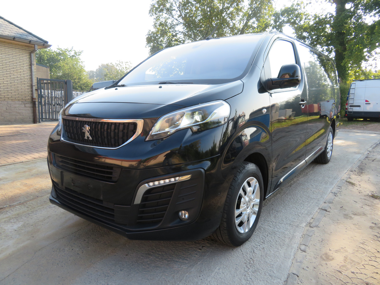 Peugeot Expert 2.0 BlueHDi - L3 - Automaat - Pakettiauto: kuva Peugeot Expert 2.0 BlueHDi - L3 - Automaat - Pakettiauto Peugeot Expert 2.0 BlueHDi - L3 - Automaat - Pakettiauto: kuva Peugeot Expert 2.0 BlueHDi - L3 - Automaat - Pakettiauto