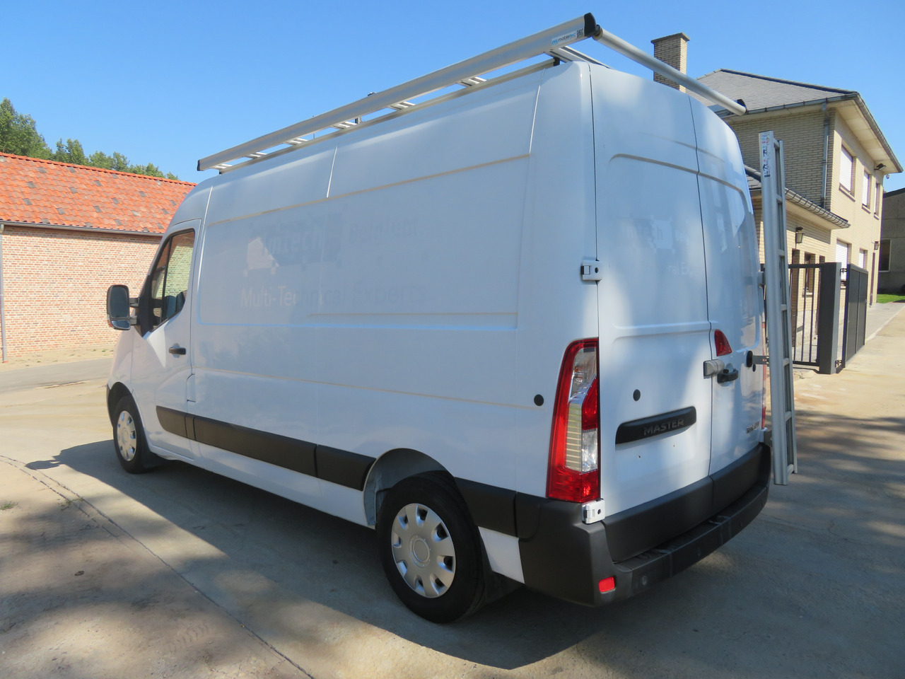 RENAULT Master 2.3dCi Energy Grand Confort & Media Nav - L2H2 - Pieni pakettiauto: kuva RENAULT Master 2.3dCi Energy Grand Confort & Media Nav - L2H2 - Pieni pakettiauto RENAULT Master 2.3dCi Energy Grand Confort & Media Nav - L2H2 - Pieni pakettiauto: kuva RENAULT Master 2.3dCi Energy Grand Confort & Media Nav - L2H2 - Pieni pakettiauto
