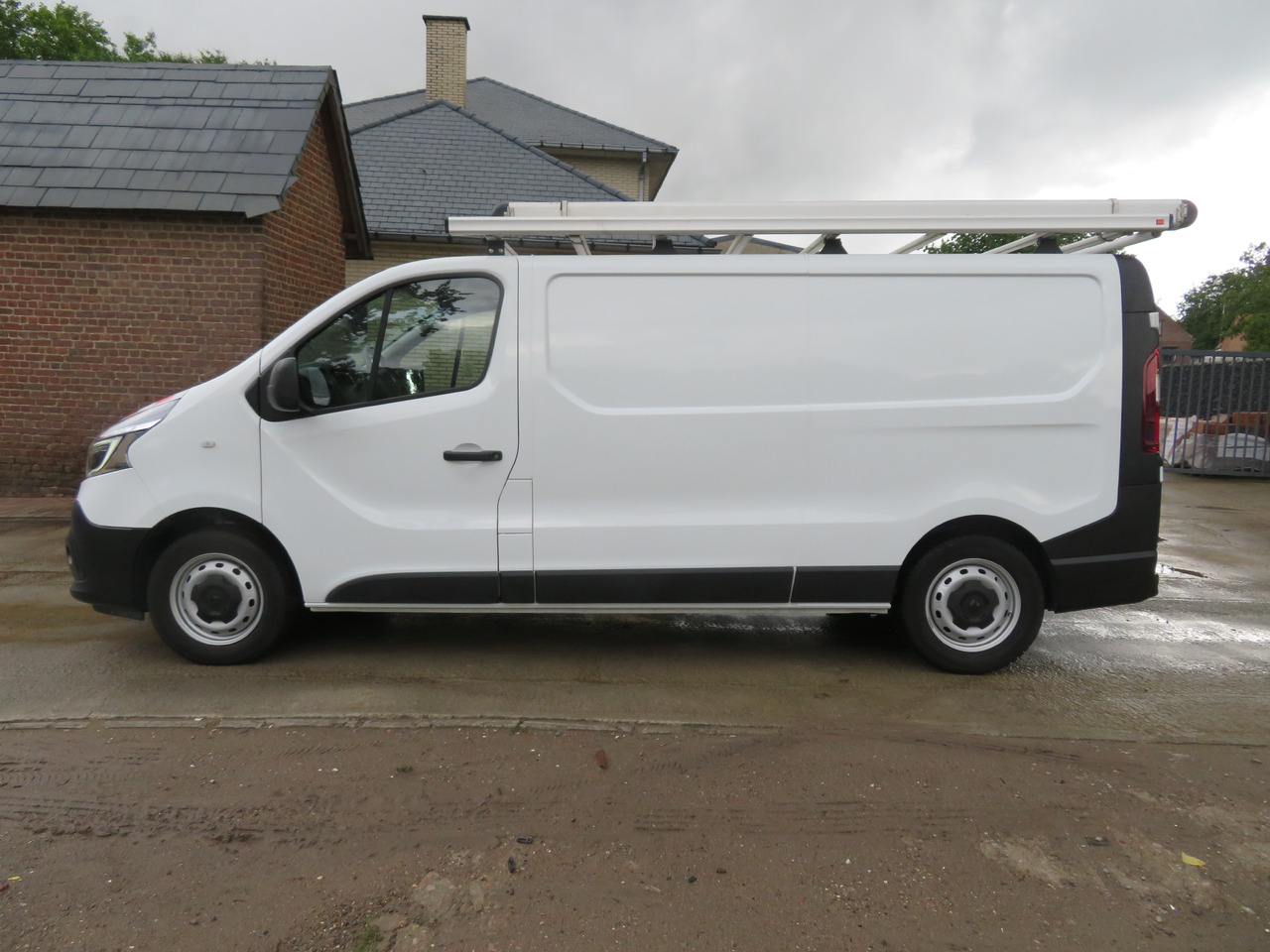 RENAULT Trafic 2.0dCi - L2H1 - Pieni pakettiauto: kuva RENAULT Trafic 2.0dCi - L2H1 - Pieni pakettiauto RENAULT Trafic 2.0dCi - L2H1 - Pieni pakettiauto: kuva RENAULT Trafic 2.0dCi - L2H1 - Pieni pakettiauto