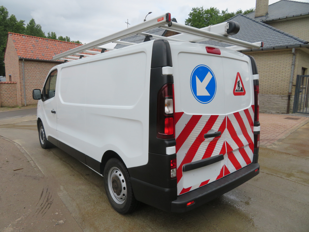 RENAULT Trafic 2.0dCi - L2H1 - Pieni pakettiauto: kuva RENAULT Trafic 2.0dCi - L2H1 - Pieni pakettiauto RENAULT Trafic 2.0dCi - L2H1 - Pieni pakettiauto: kuva RENAULT Trafic 2.0dCi - L2H1 - Pieni pakettiauto