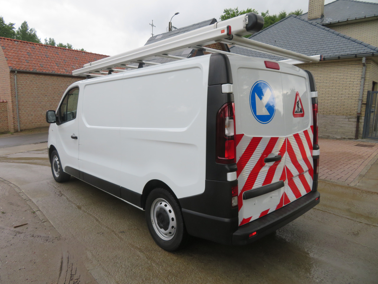 RENAULT Trafic 2.0dCi - L2H1 - Pieni pakettiauto: kuva RENAULT Trafic 2.0dCi - L2H1 - Pieni pakettiauto RENAULT Trafic 2.0dCi - L2H1 - Pieni pakettiauto: kuva RENAULT Trafic 2.0dCi - L2H1 - Pieni pakettiauto