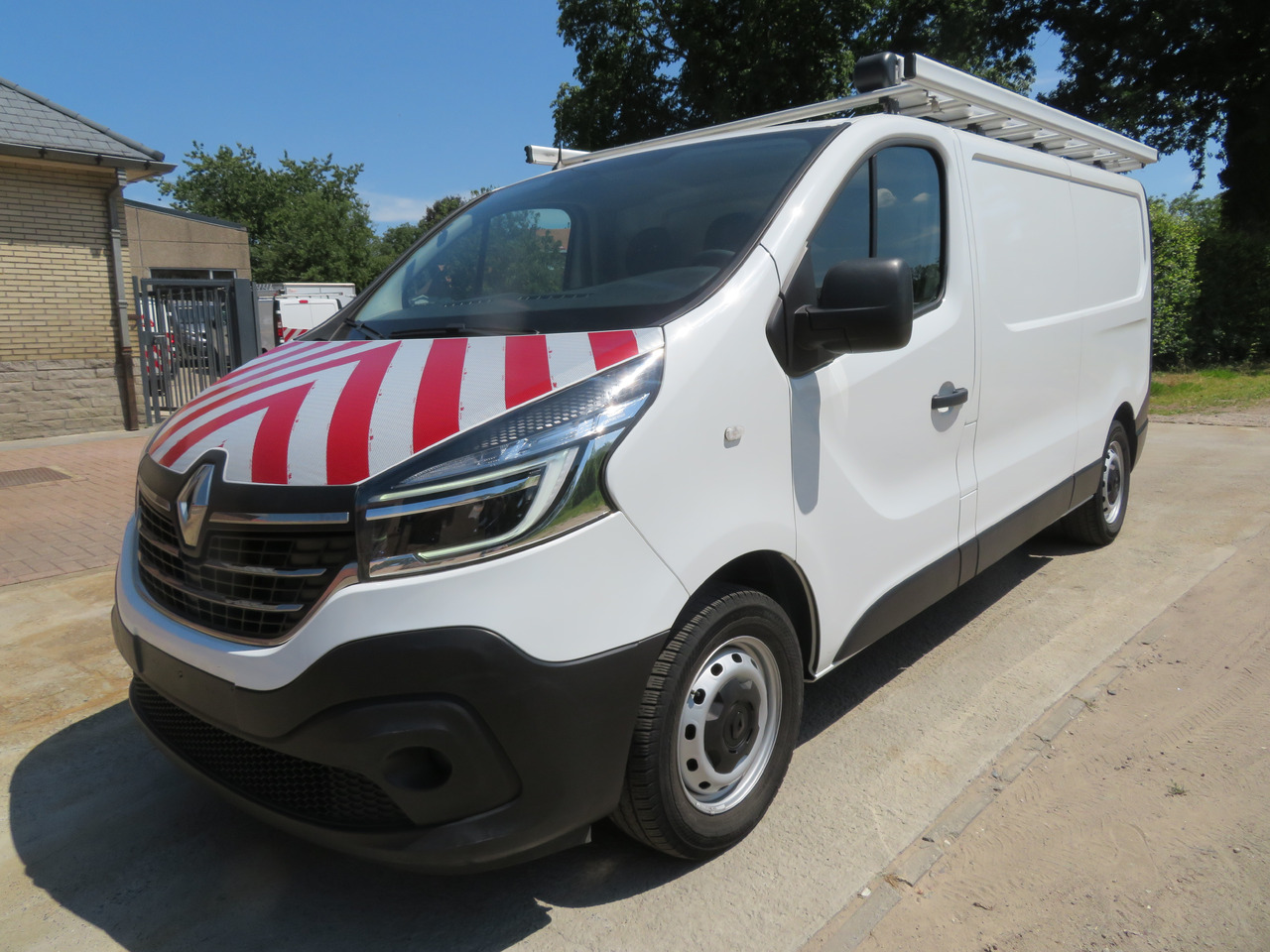 RENAULT Trafic 2.0dCi - L2H1 - Pieni pakettiauto: kuva RENAULT Trafic 2.0dCi - L2H1 - Pieni pakettiauto RENAULT Trafic 2.0dCi - L2H1 - Pieni pakettiauto: kuva RENAULT Trafic 2.0dCi - L2H1 - Pieni pakettiauto